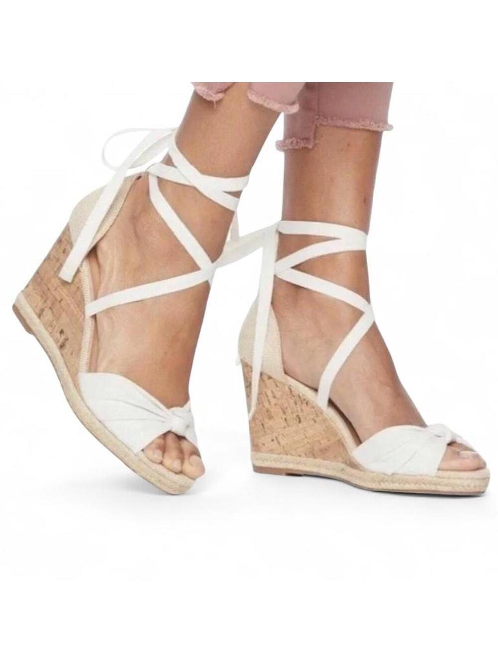 Beautiful Apt. 9 wedge sandals with bow detail
